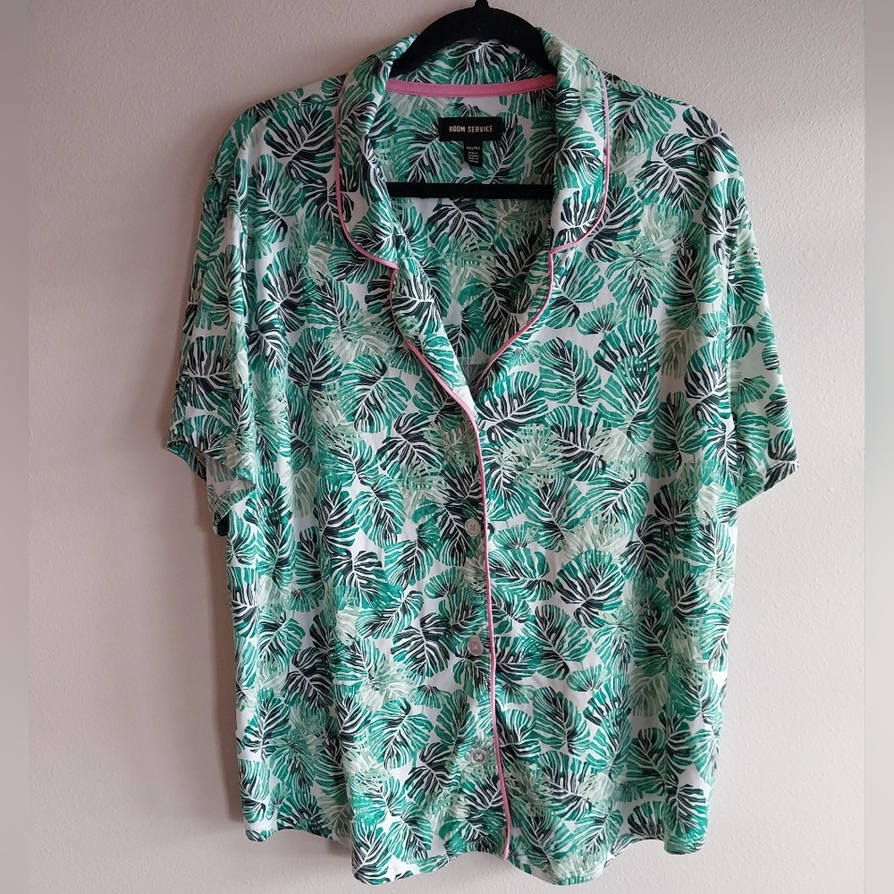 Room Service Green & White Tropical Leaf Print Cropped Pajama Set NWOT - Picture 2 of 7